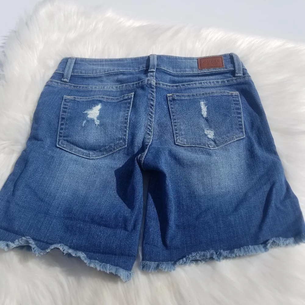 Guess NWT NEW Jean Shorts size 27 denim raw hem summer designer Distressed